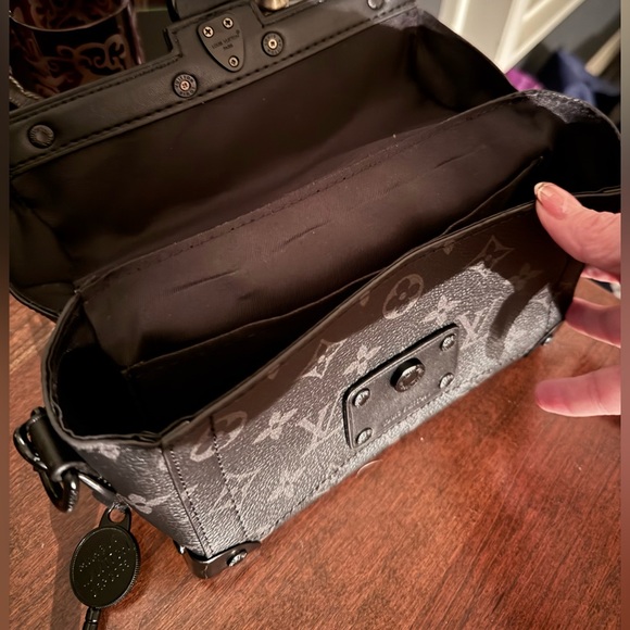 Louis Vuitton 🖤 Monogram Eclipse 🖤 Soul Trunk - Picture 8 of 8